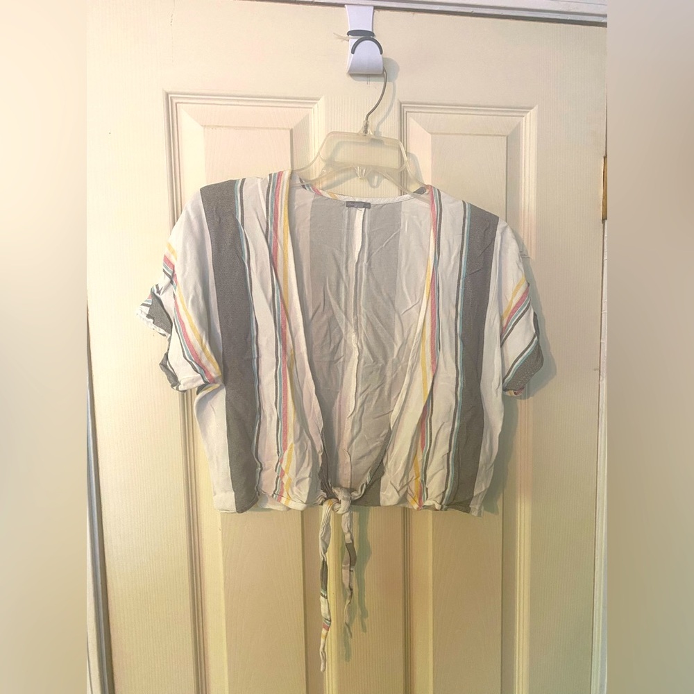 Charlotte Russe White and Gray Tie-Front Crop Blouse short sleeve cardigan small